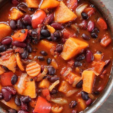 vegan sweet potato chili in pot