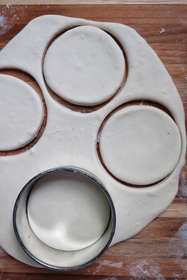 Cutting out circles in rolled out dough